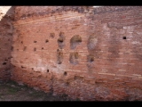 01508 ostia - regio ii - insula vi - casa del soffitto dipinto (ii,vi,5-6) - via della corporazzioni - 5. laden von norden - suedwand - detail - 09-2022.jpg